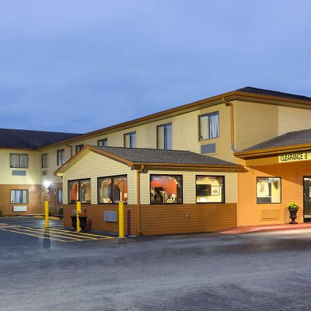 Super 8 By Wyndham Richmond Hotel Luaran gambar