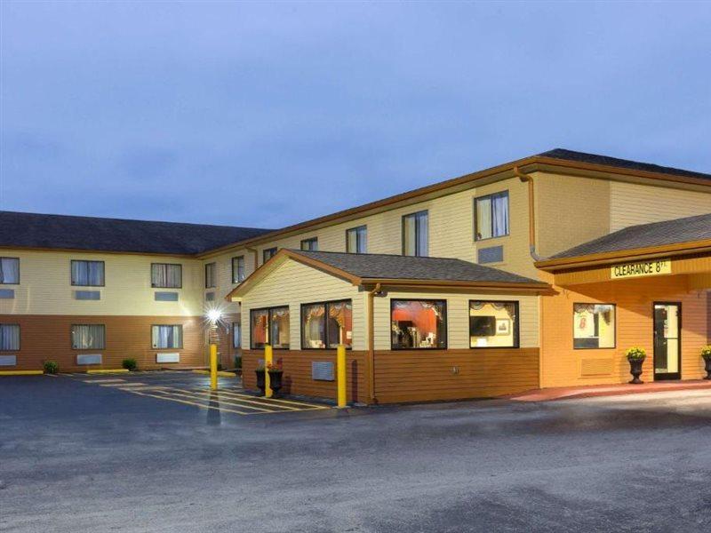 Super 8 By Wyndham Richmond Hotel Luaran gambar