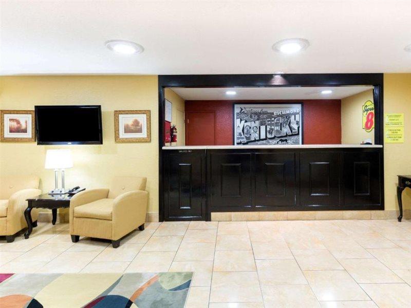 Super 8 By Wyndham Richmond Hotel Luaran gambar