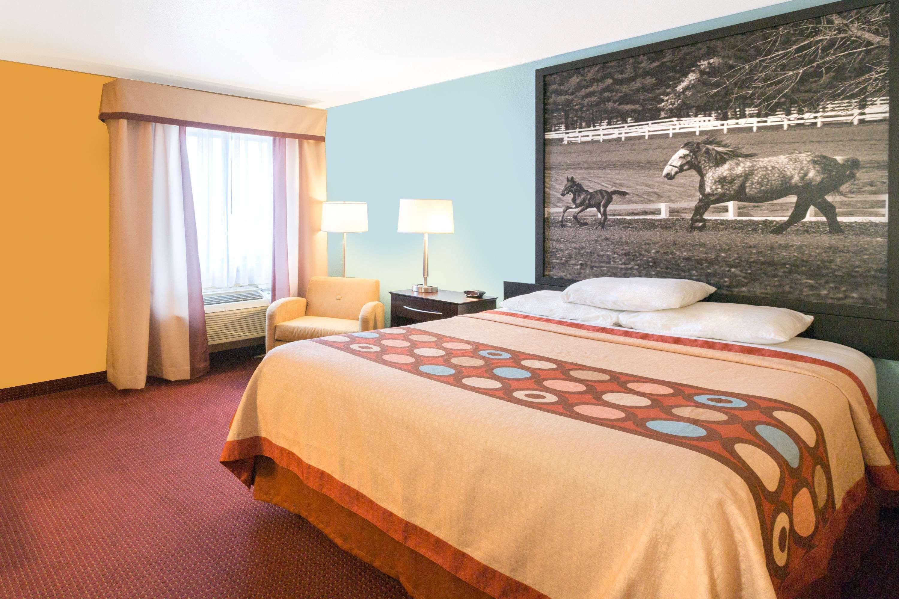 Super 8 By Wyndham Richmond Hotel Luaran gambar